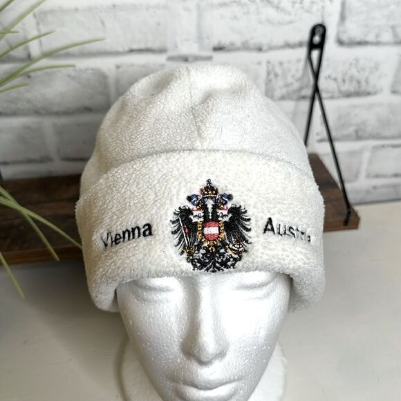 Vienna Austria Warm Fleece Beanie Hat - Picture 1 of 4